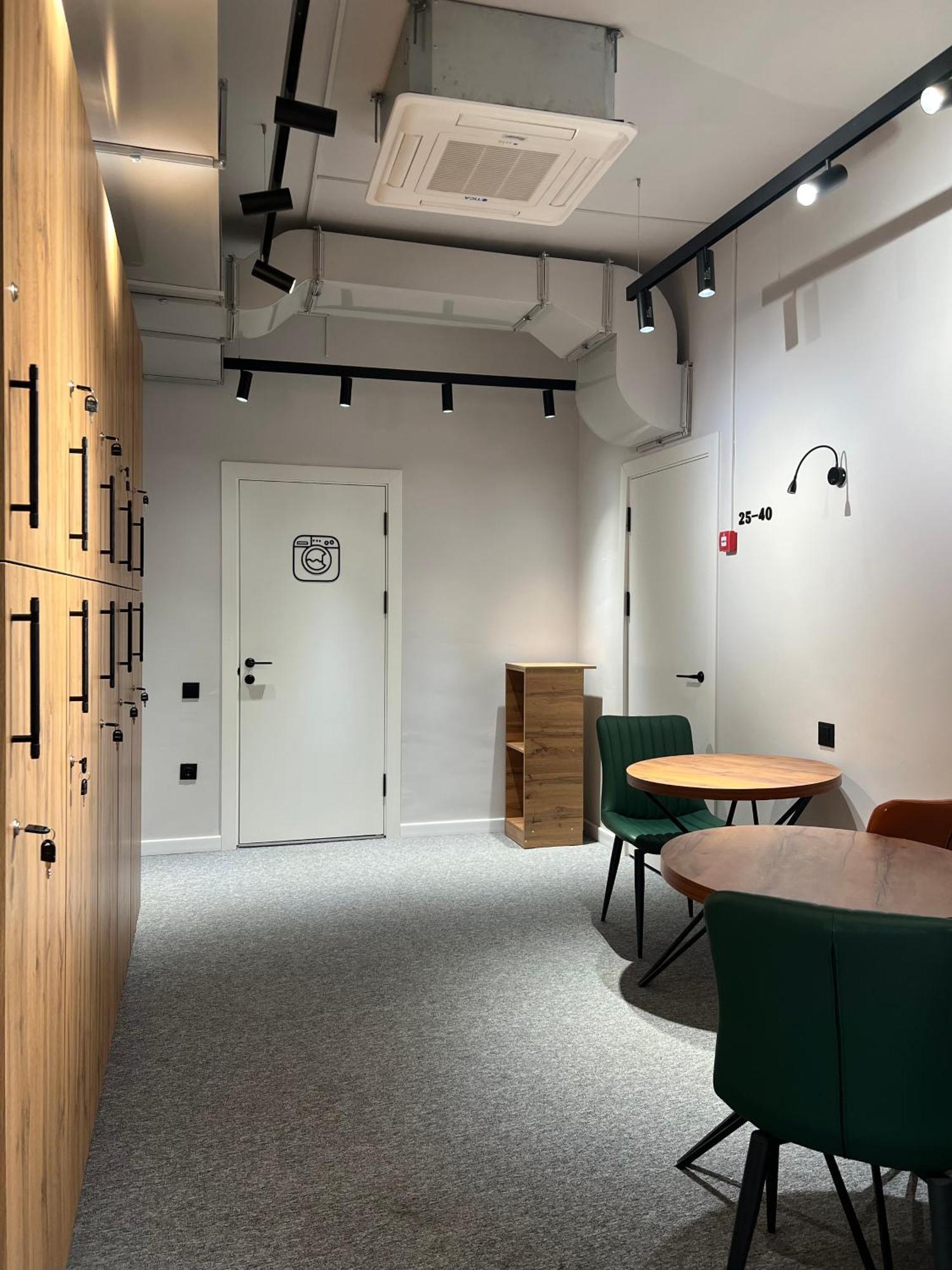 Aiva Hostel Bisjkek Eksteriør bilde