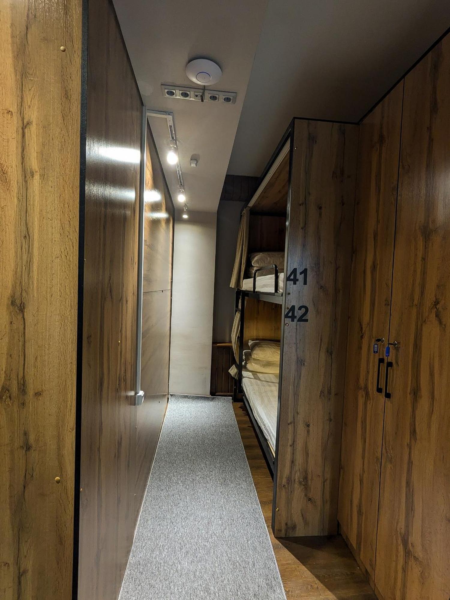 Aiva Hostel Bisjkek Eksteriør bilde