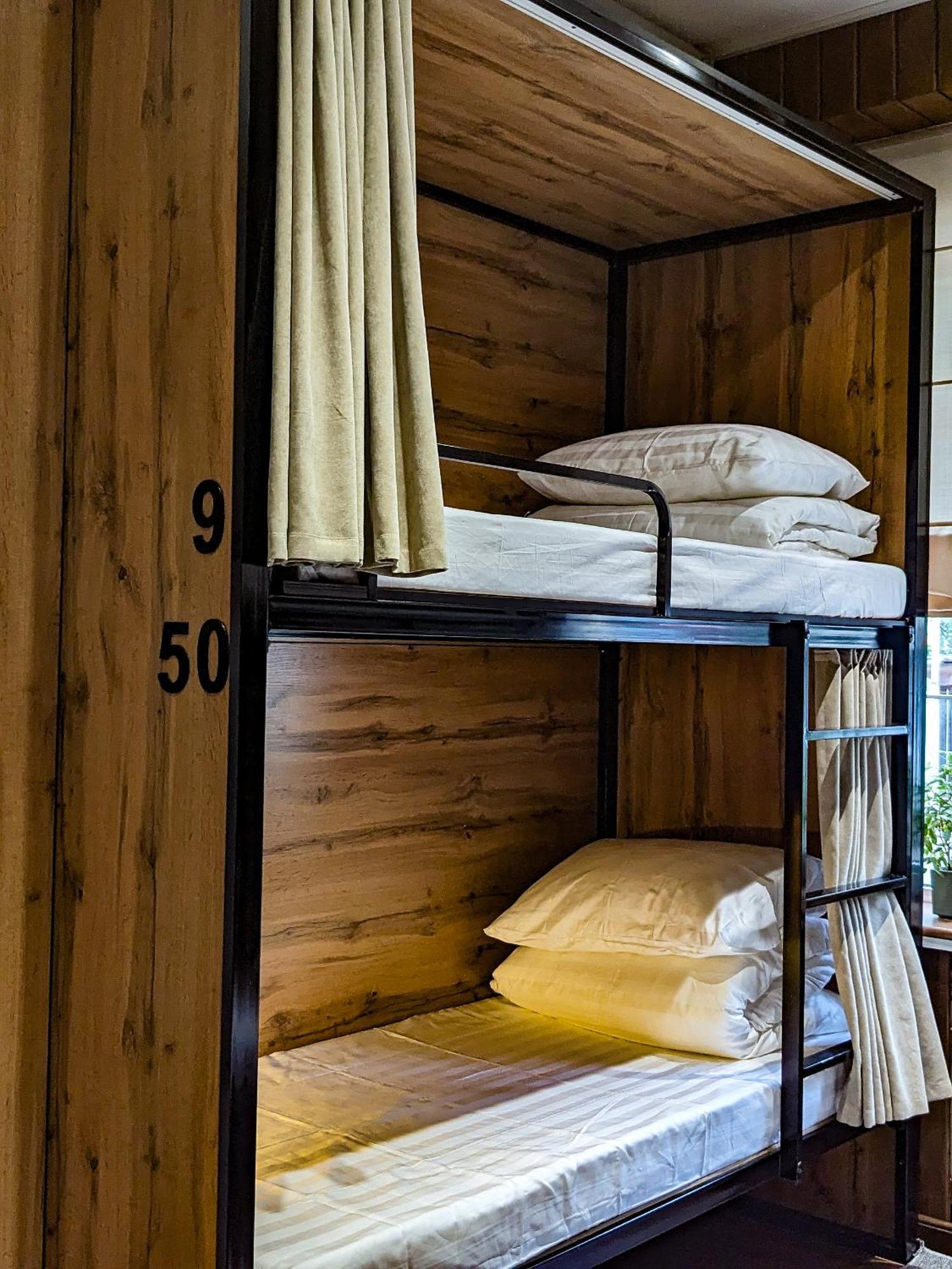 Aiva Hostel Bisjkek Eksteriør bilde