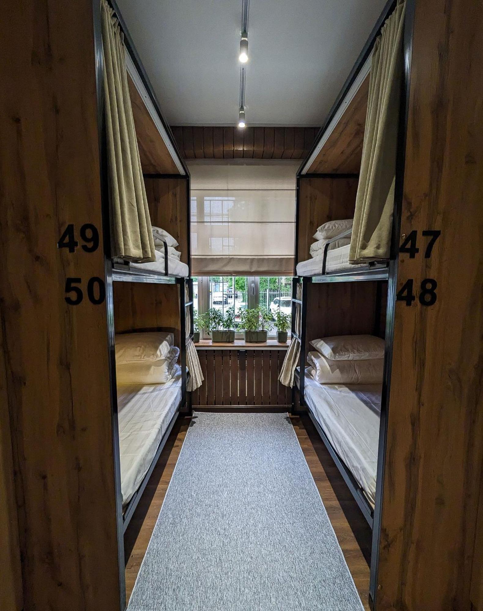 Aiva Hostel Bisjkek Eksteriør bilde